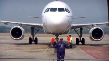 Coronavirus Lista Rosie Transport Avion